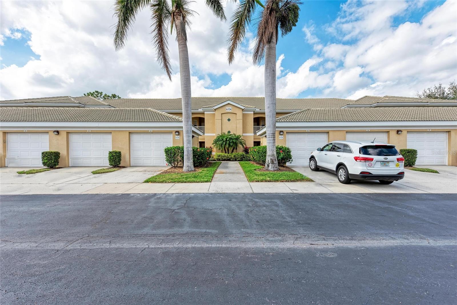 6326 GRAND OAK CIRCLE 203