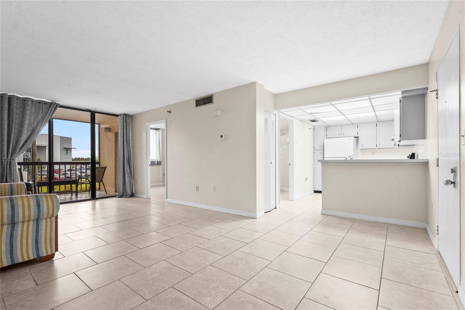 PROMENADES WEST - Residential