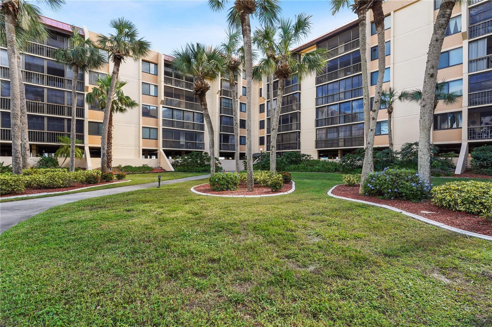 PROMENADES WEST - Residential