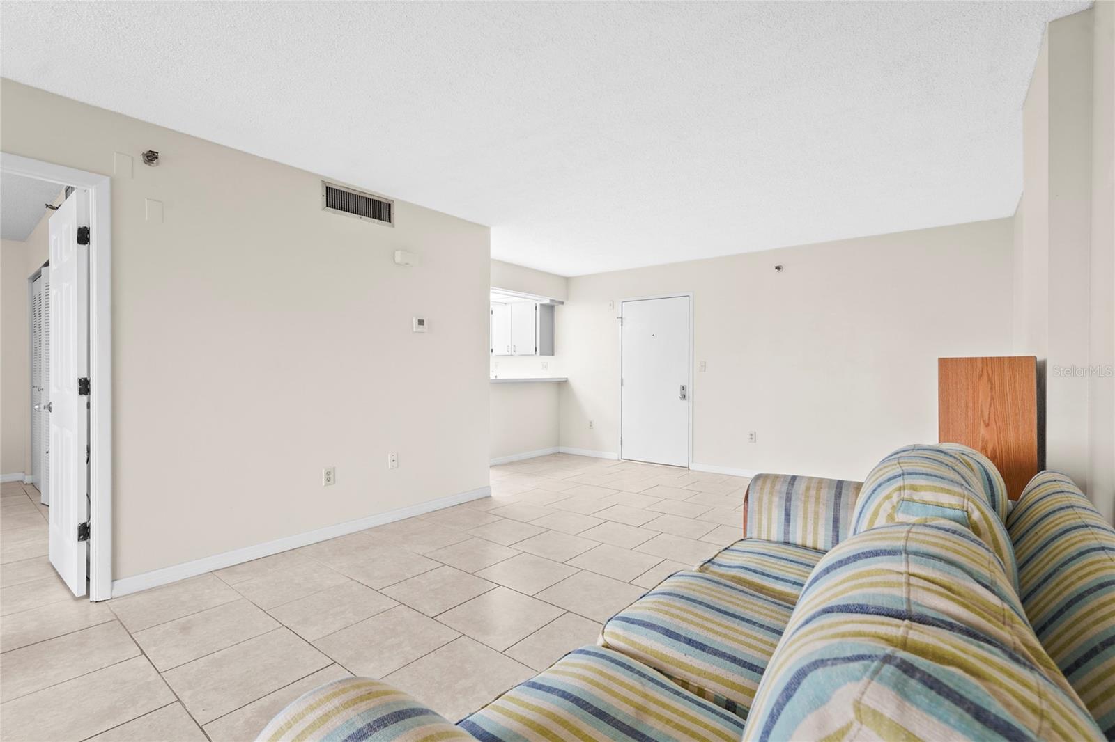 PROMENADES WEST - Residential