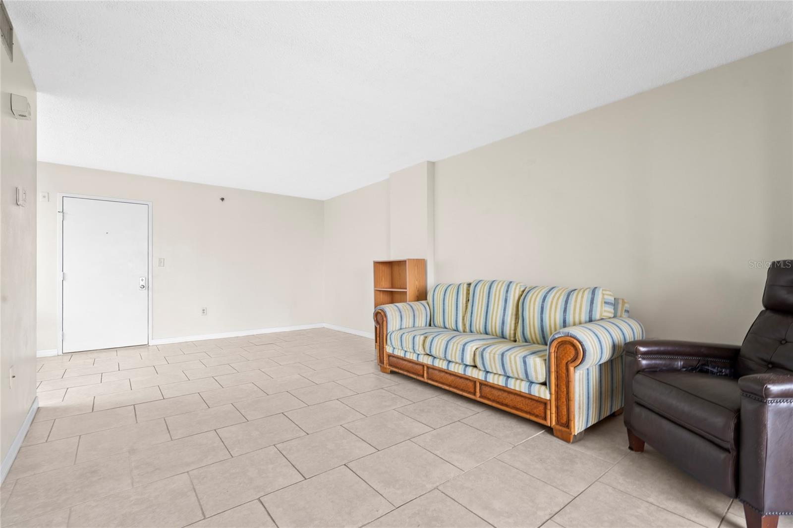 PROMENADES WEST - Residential