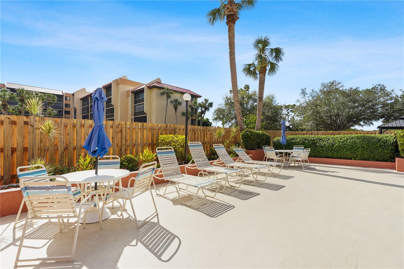 PROMENADES WEST - Residential