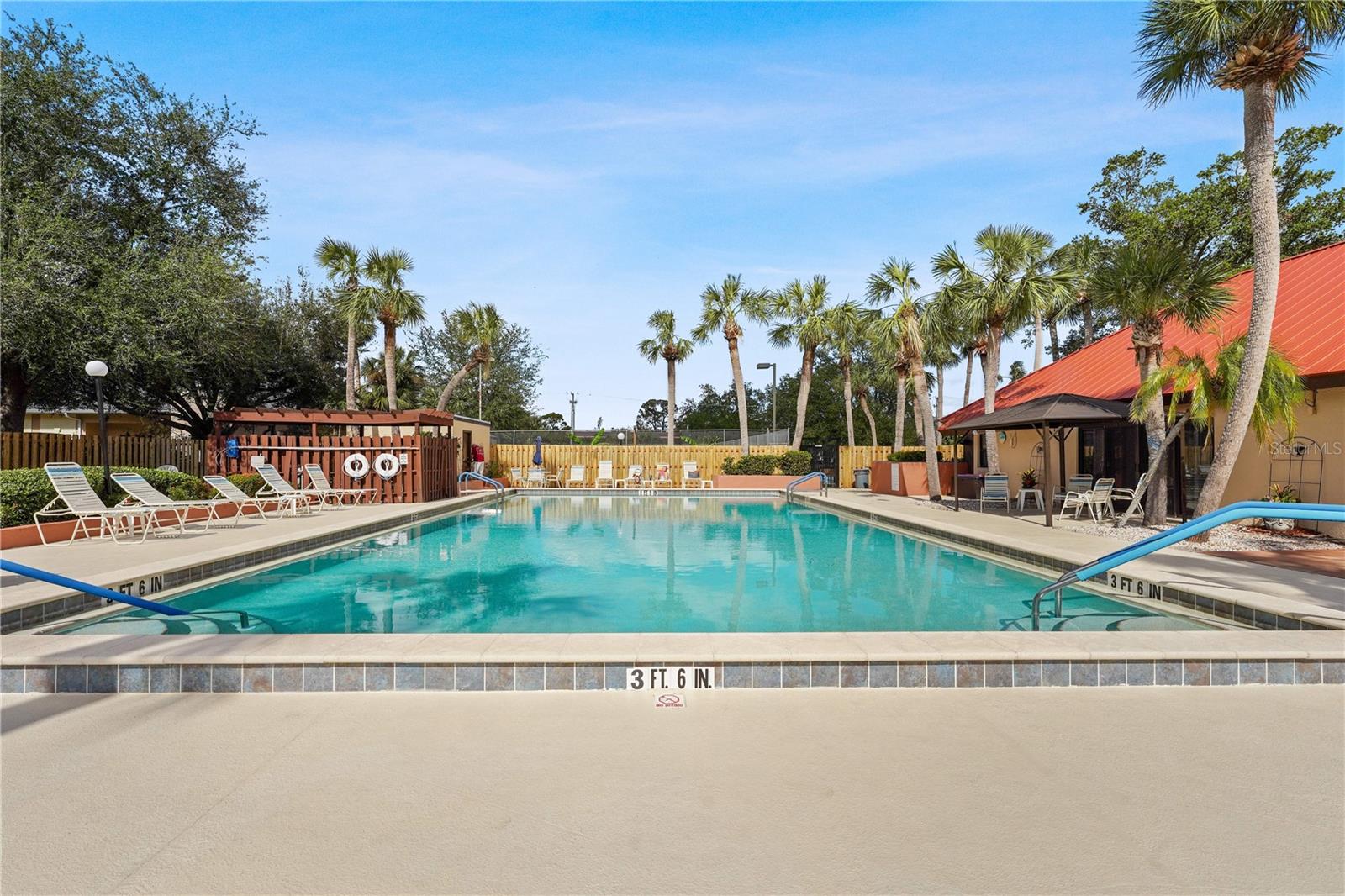 PROMENADES WEST - Residential