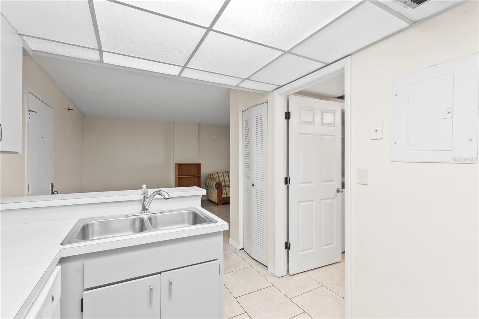 PROMENADES WEST - Residential