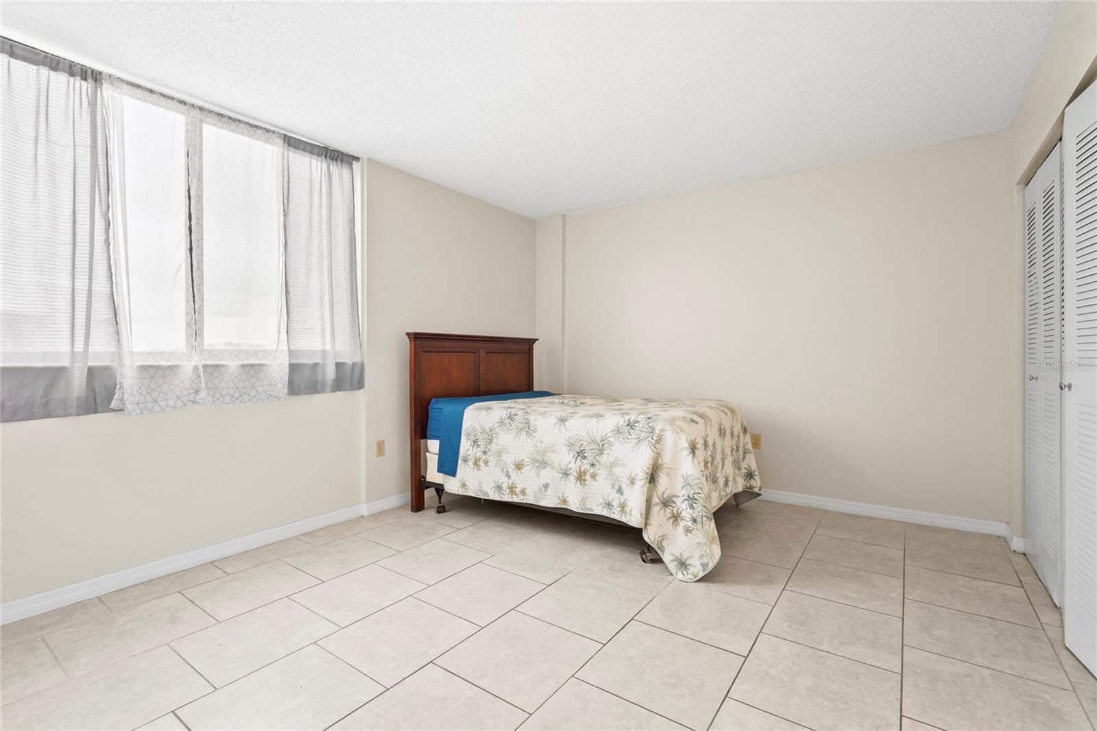 PROMENADES WEST - Residential