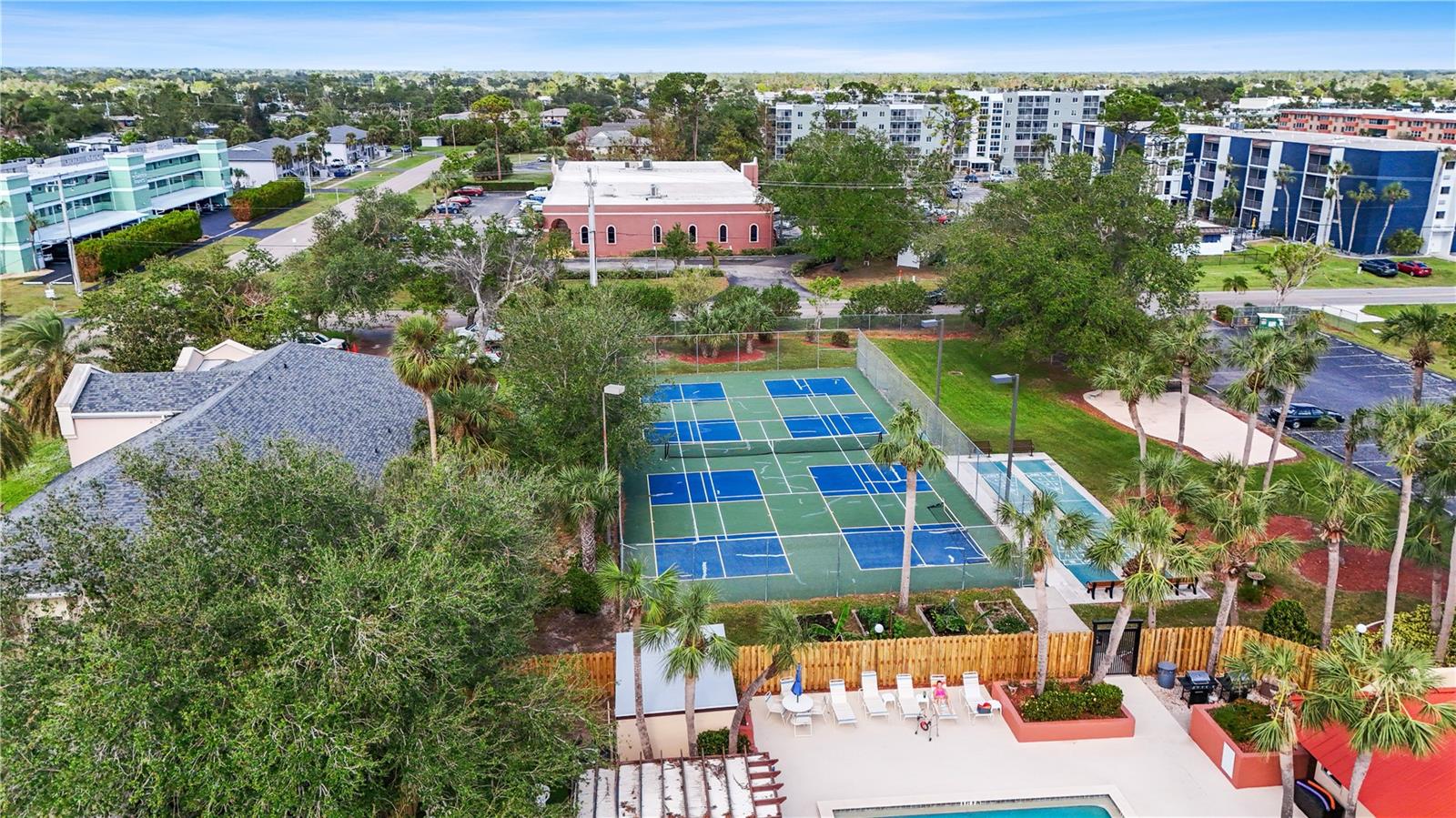 PROMENADES WEST - Residential