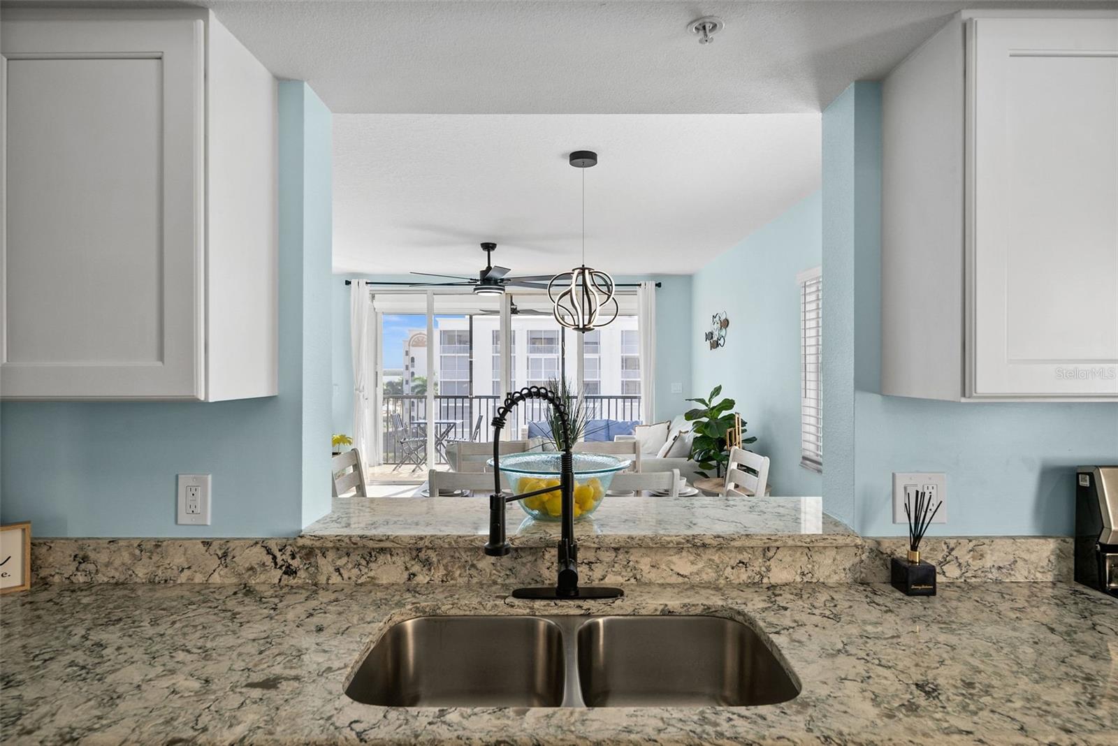 HIBISCUS POINTE PH 01-08 - Residential