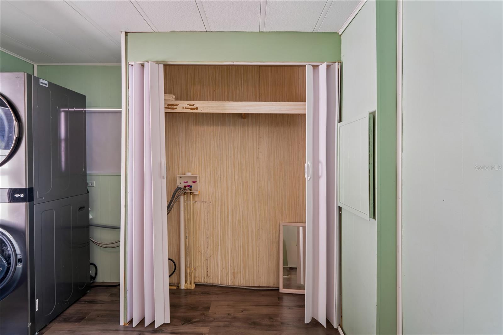 LAKE RICH VILLAGE MOBILE HOME PARK UNREC - Residential