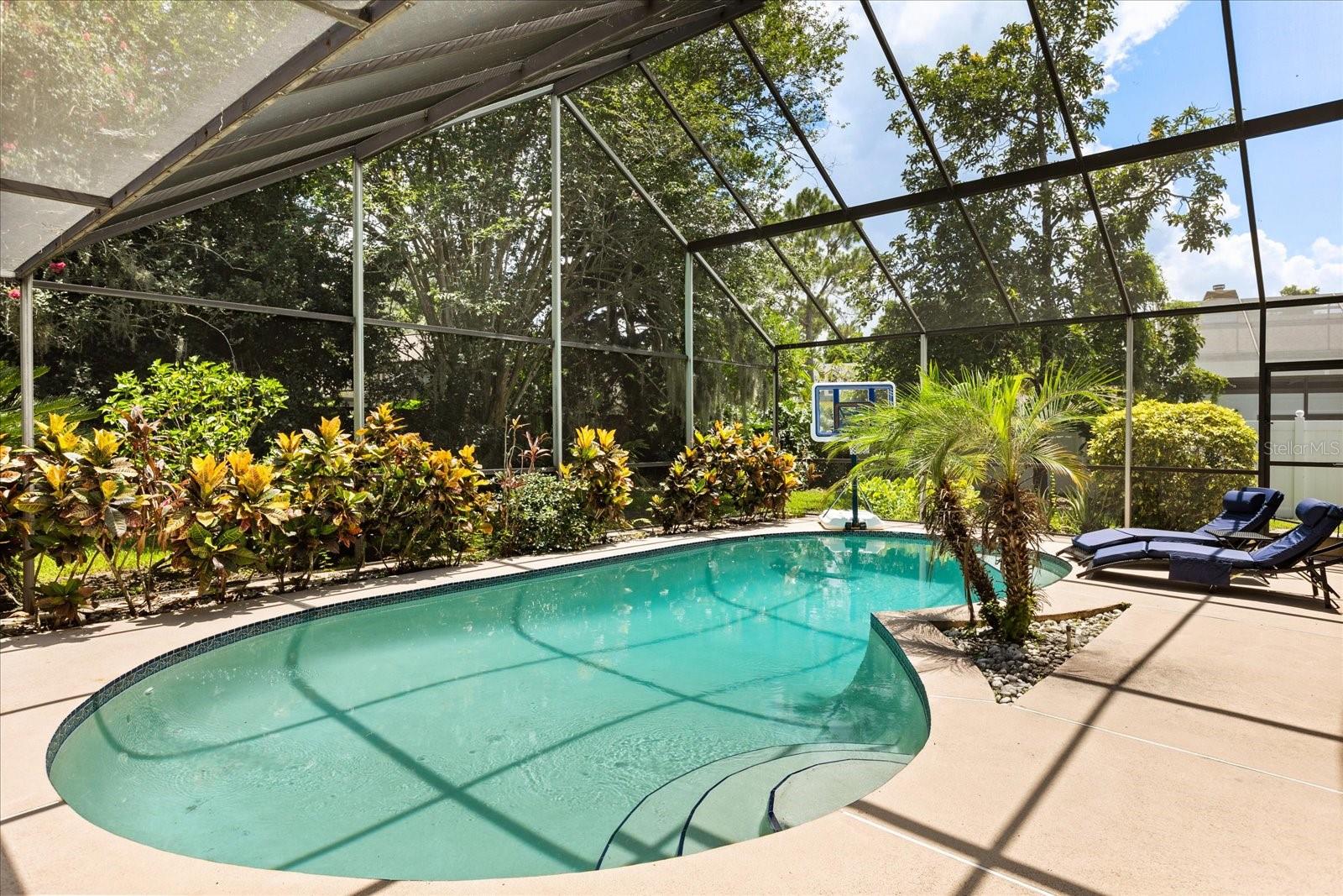 645 MACGLENROSS DRIVE