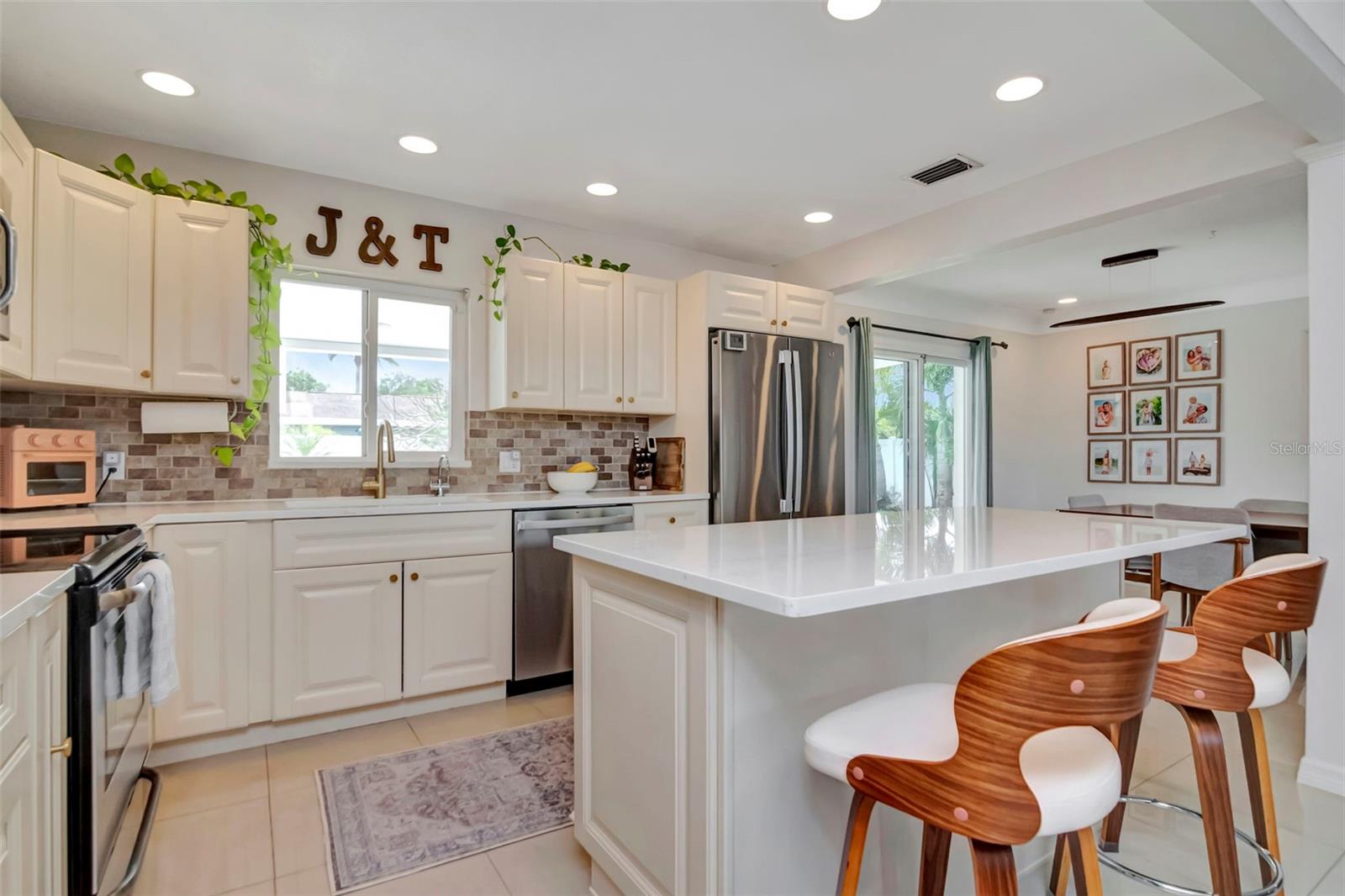 GARDEN MANOR SEC 2 - Residential