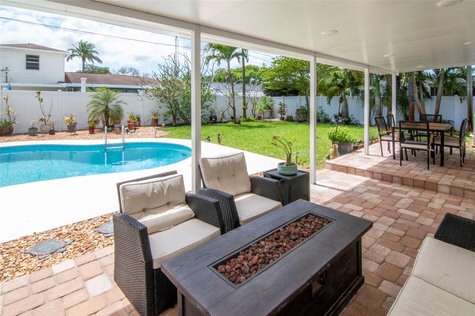 GARDEN MANOR SEC 2 - Residential