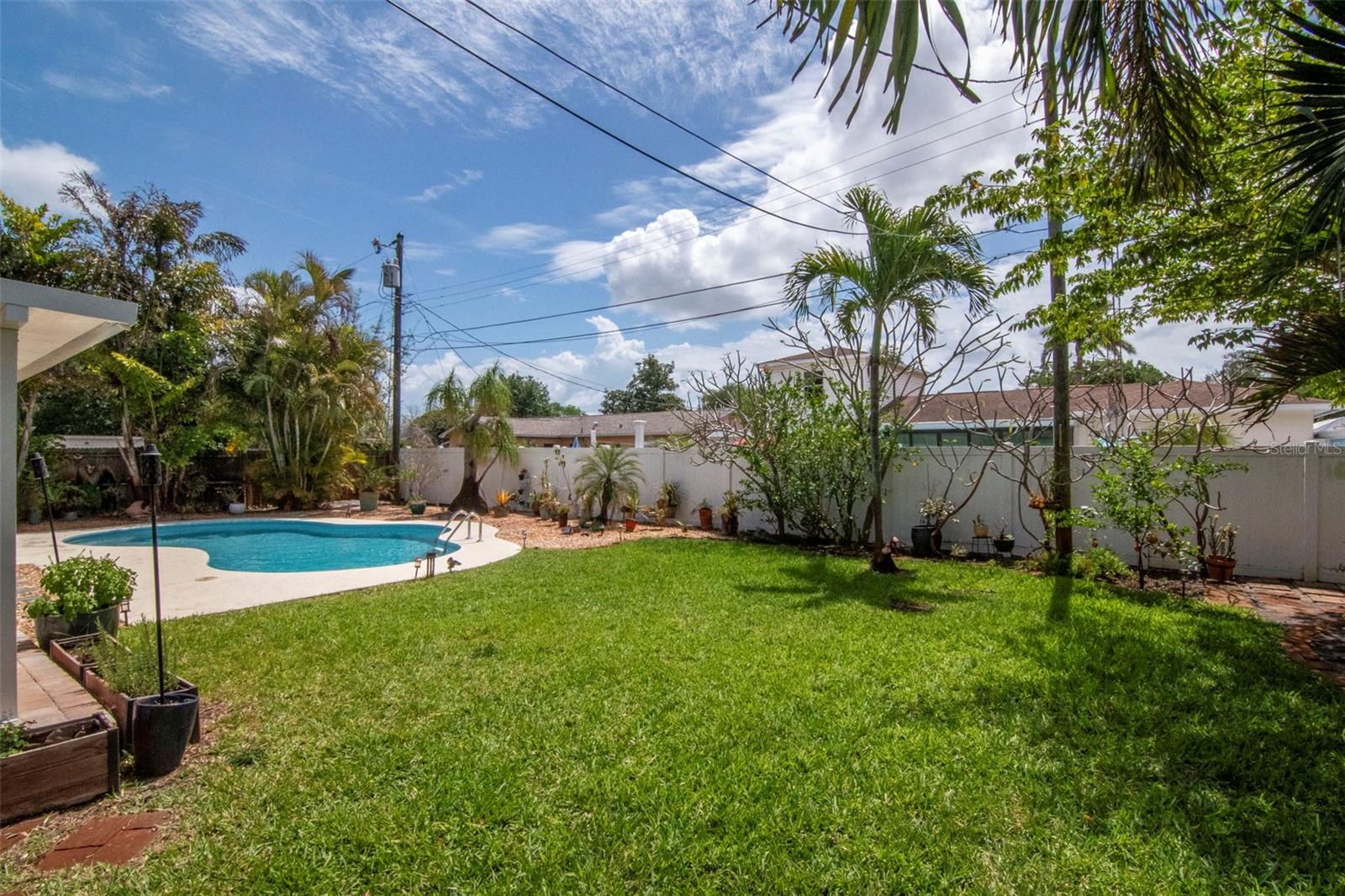 GARDEN MANOR SEC 2 - Residential