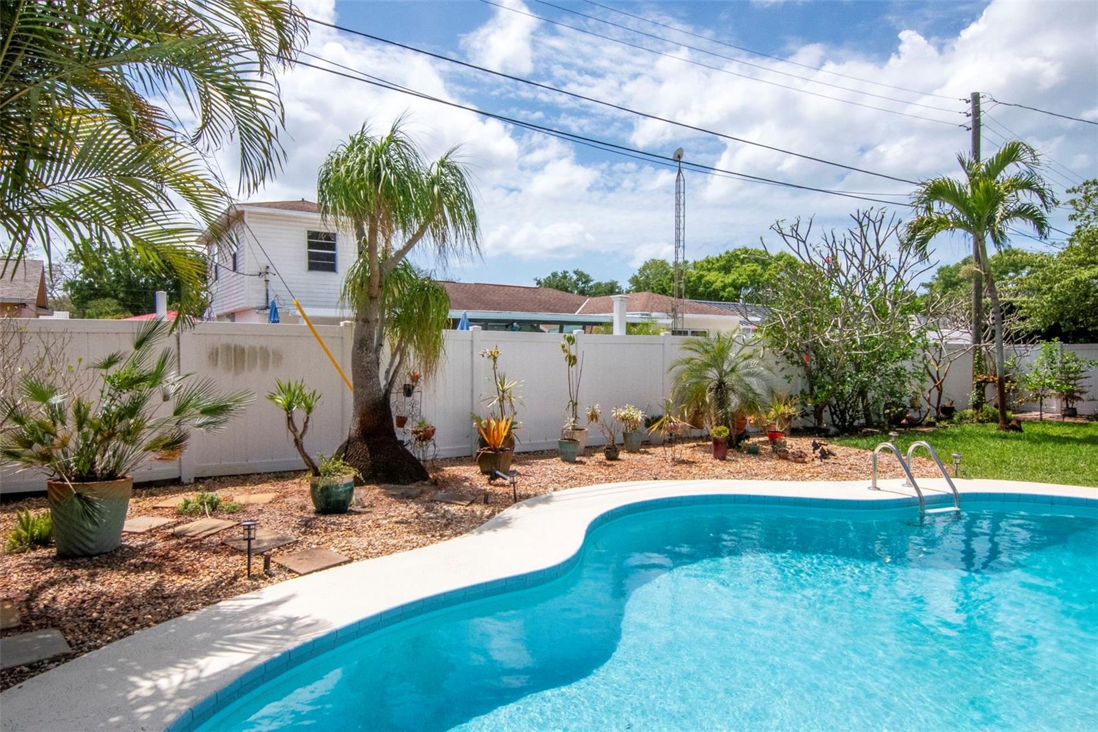 GARDEN MANOR SEC 2 - Residential