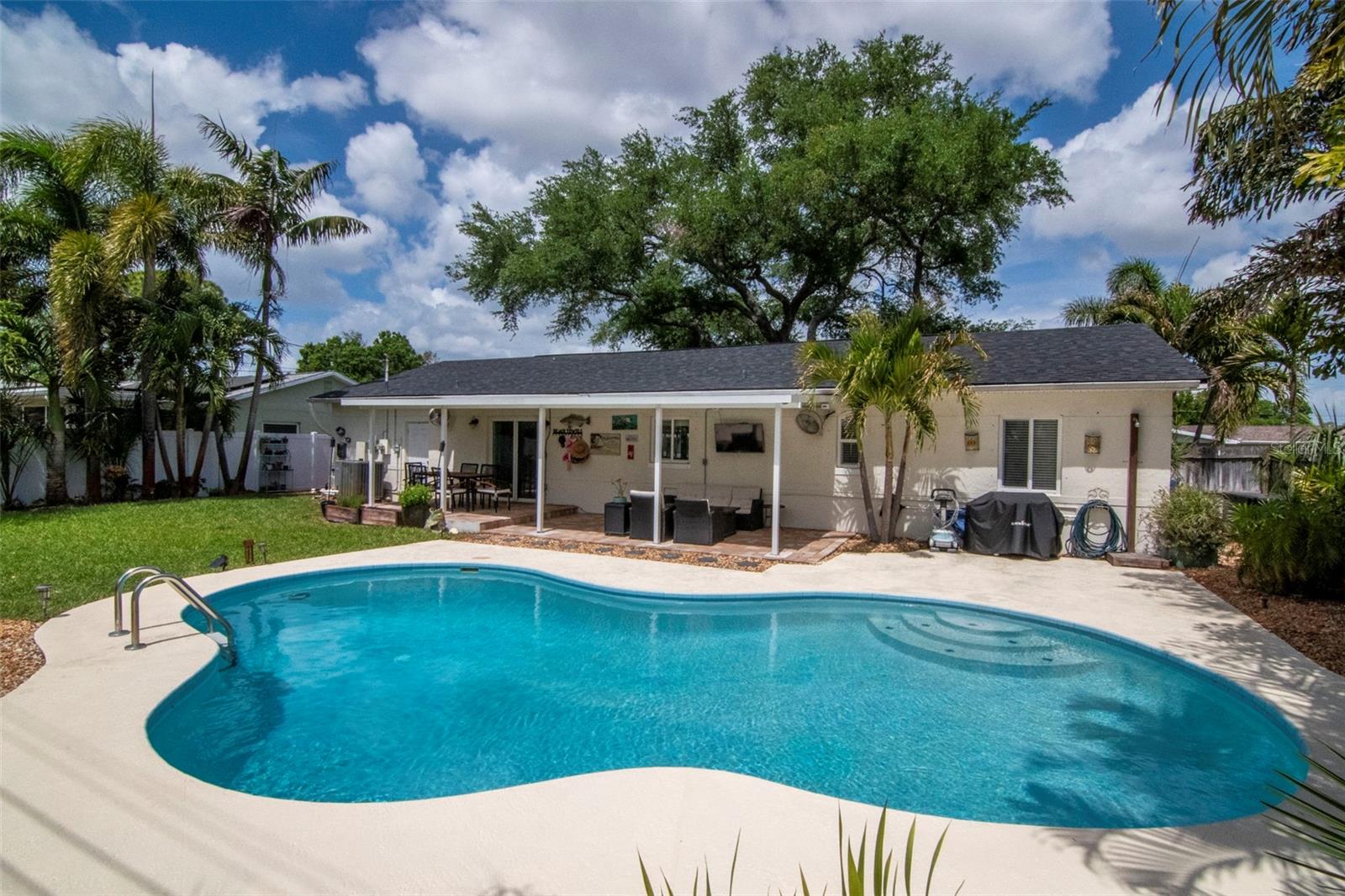 GARDEN MANOR SEC 2 - Residential