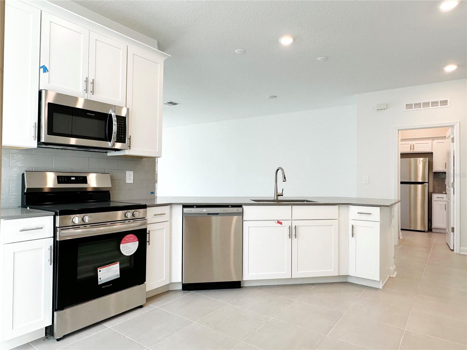 PROVIDENCE GARDEN HILLS 50'S - Residential Lease