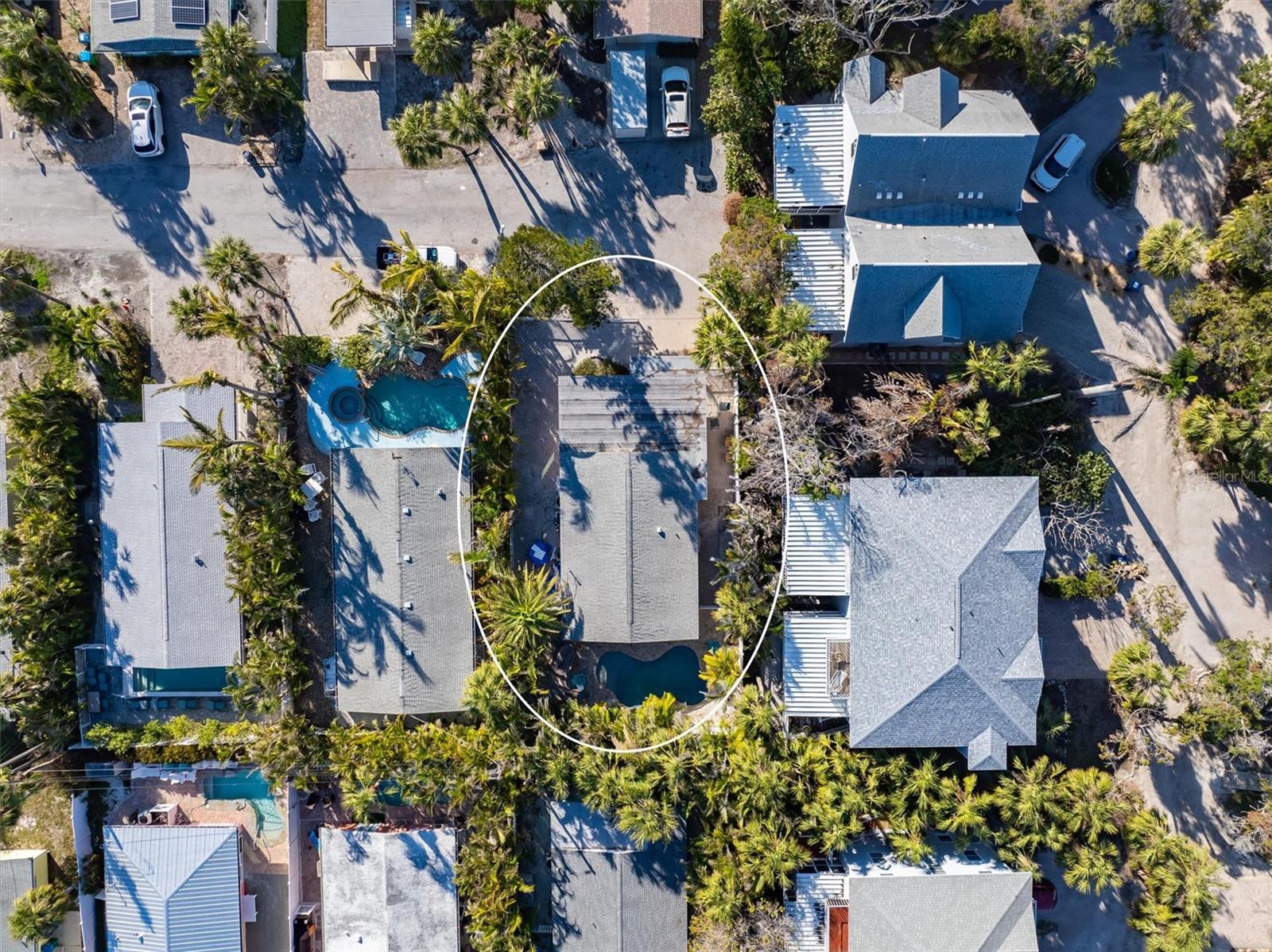 5807 DE PALMAS AVENUE