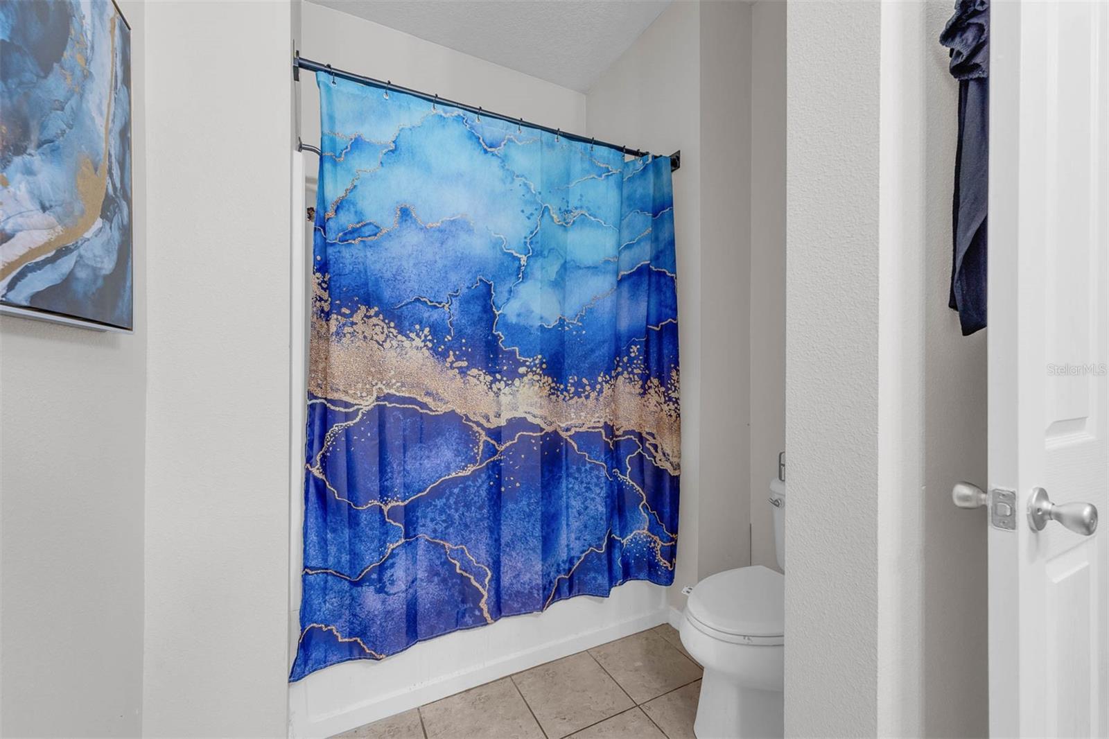 SHINGLE CREEK RESERVE AT THE OAKS PH 3 & 4 - Residential Lease