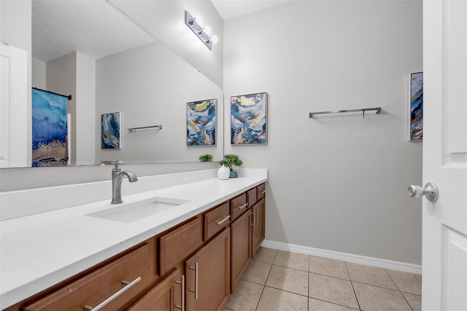 SHINGLE CREEK RESERVE AT THE OAKS PH 3 & 4 - Residential Lease