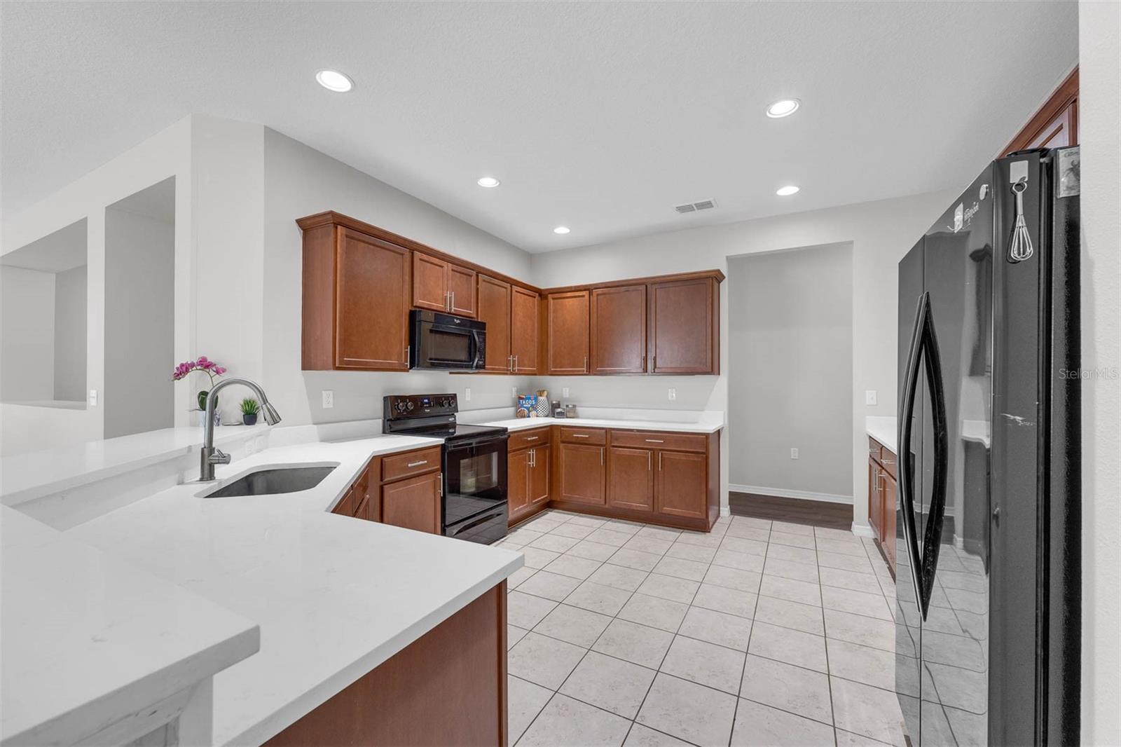 SHINGLE CREEK RESERVE AT THE OAKS PH 3 & 4 - Residential Lease