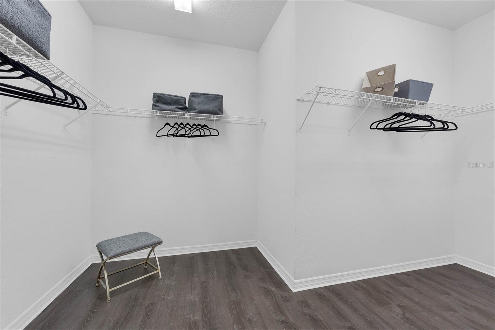 SHINGLE CREEK RESERVE AT THE OAKS PH 3 & 4 - Residential Lease