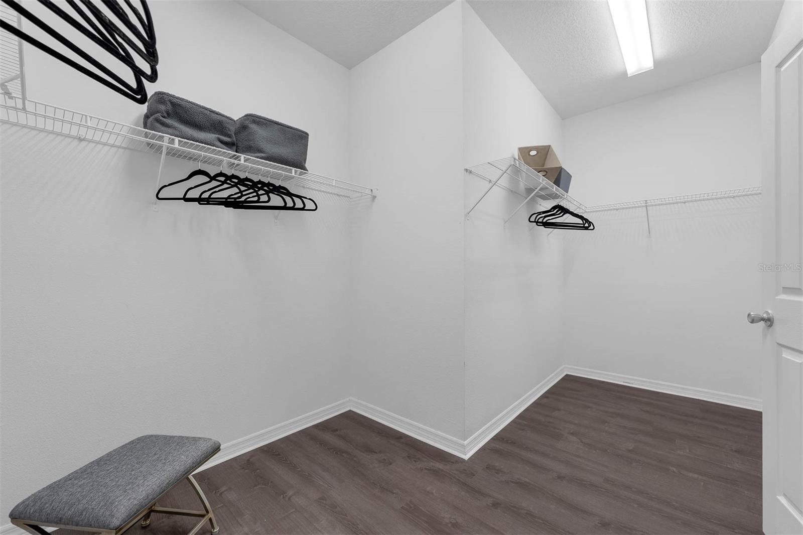 SHINGLE CREEK RESERVE AT THE OAKS PH 3 & 4 - Residential Lease