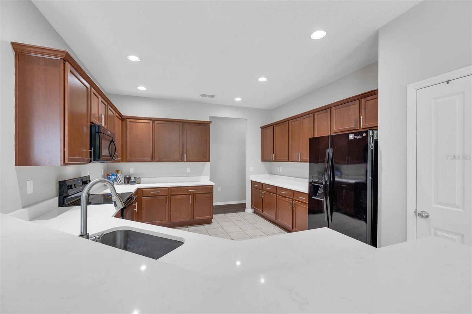 SHINGLE CREEK RESERVE AT THE OAKS PH 3 & 4 - Residential Lease