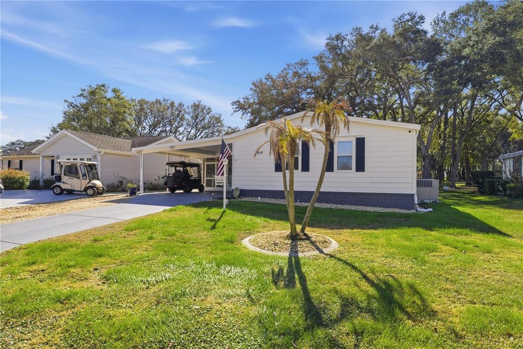 Photo of 814 Orchid Street, Lady Lake, FL 32159 (MLS # G5107504)