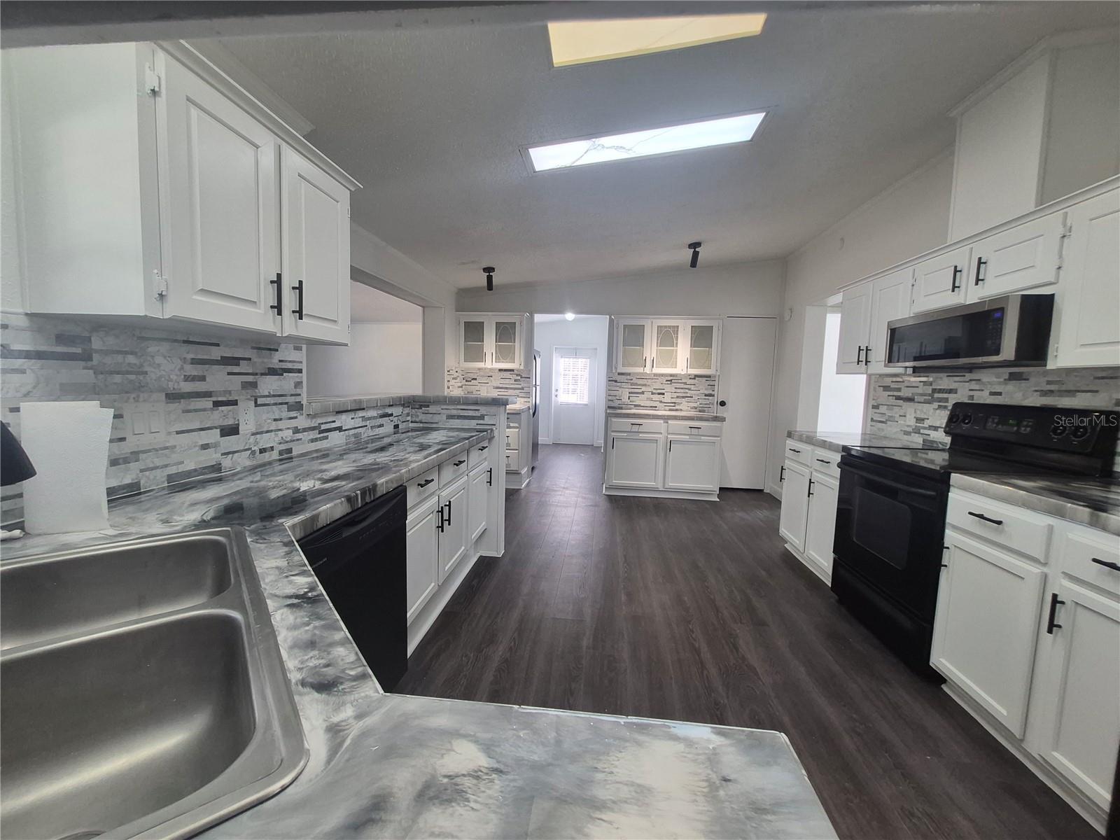 LAKE TROPICANA RANCHETTES - Residential