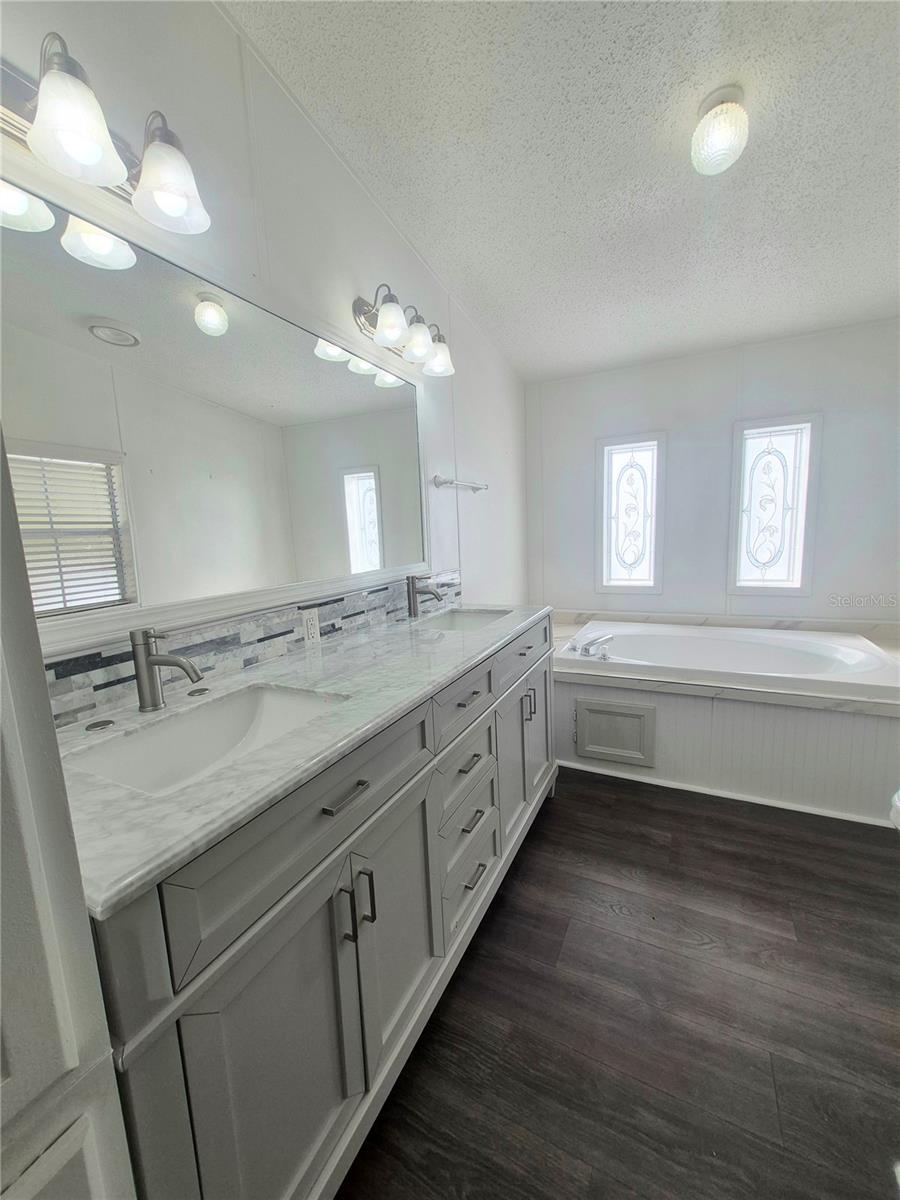 LAKE TROPICANA RANCHETTES - Residential