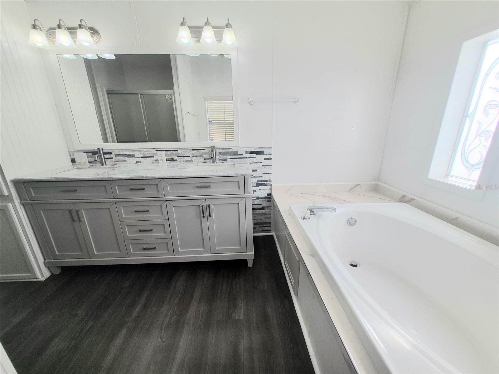 LAKE TROPICANA RANCHETTES - Residential