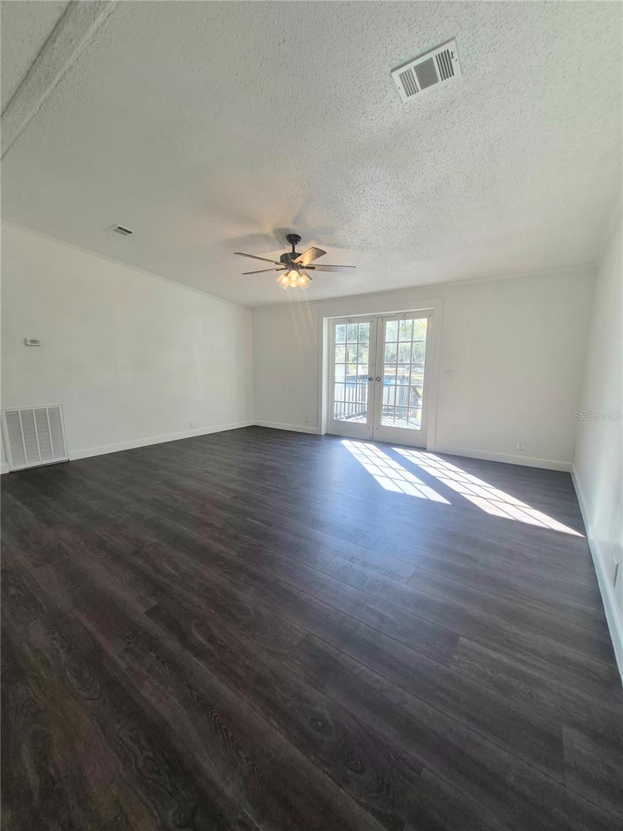 LAKE TROPICANA RANCHETTES - Residential