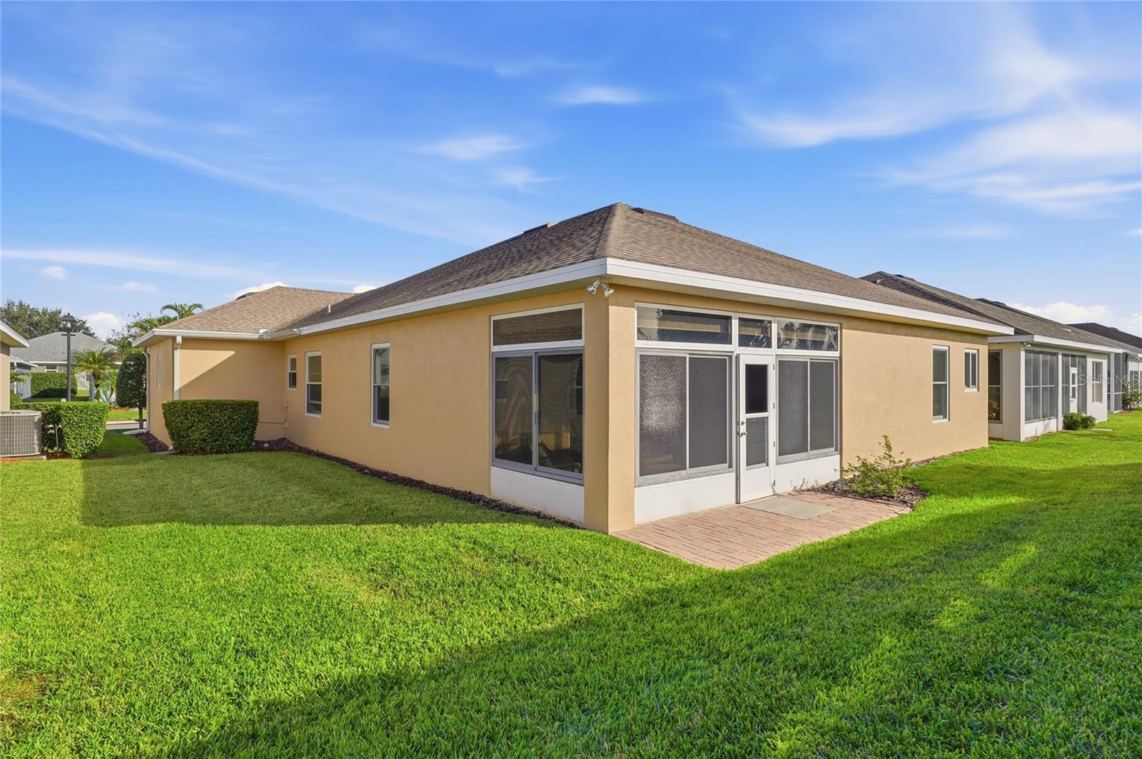 TRADITIONS PH 01 - Residential