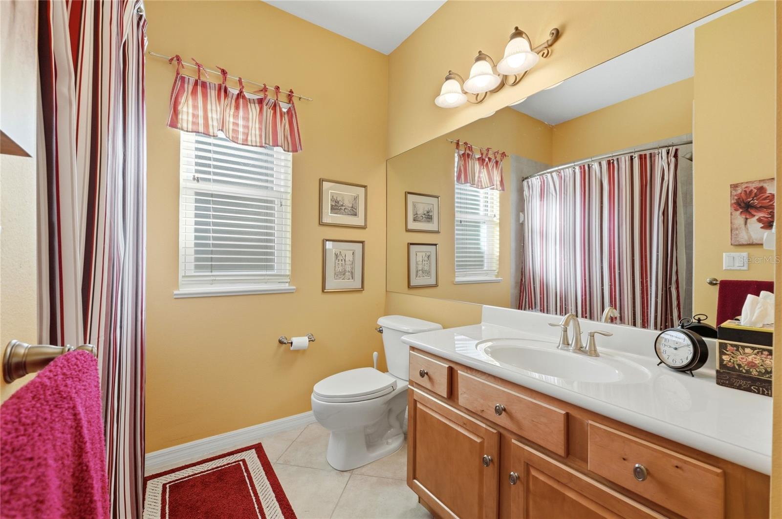 TRADITIONS PH 01 - Residential