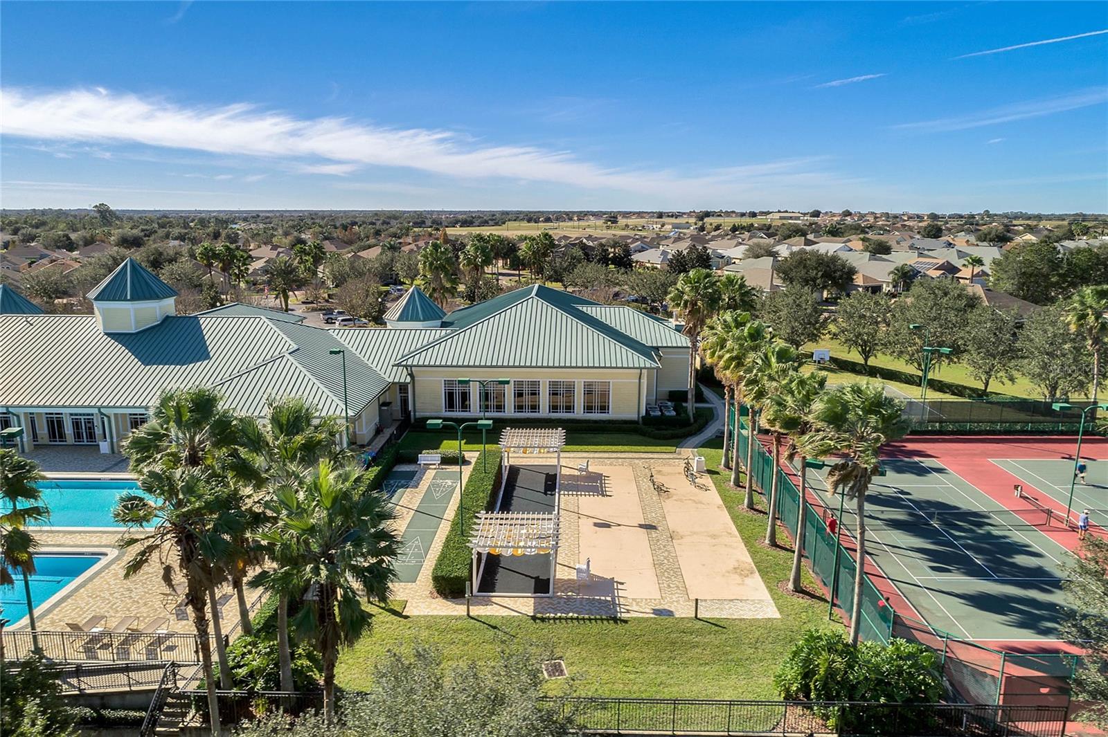 TRADITIONS PH 01 - Residential