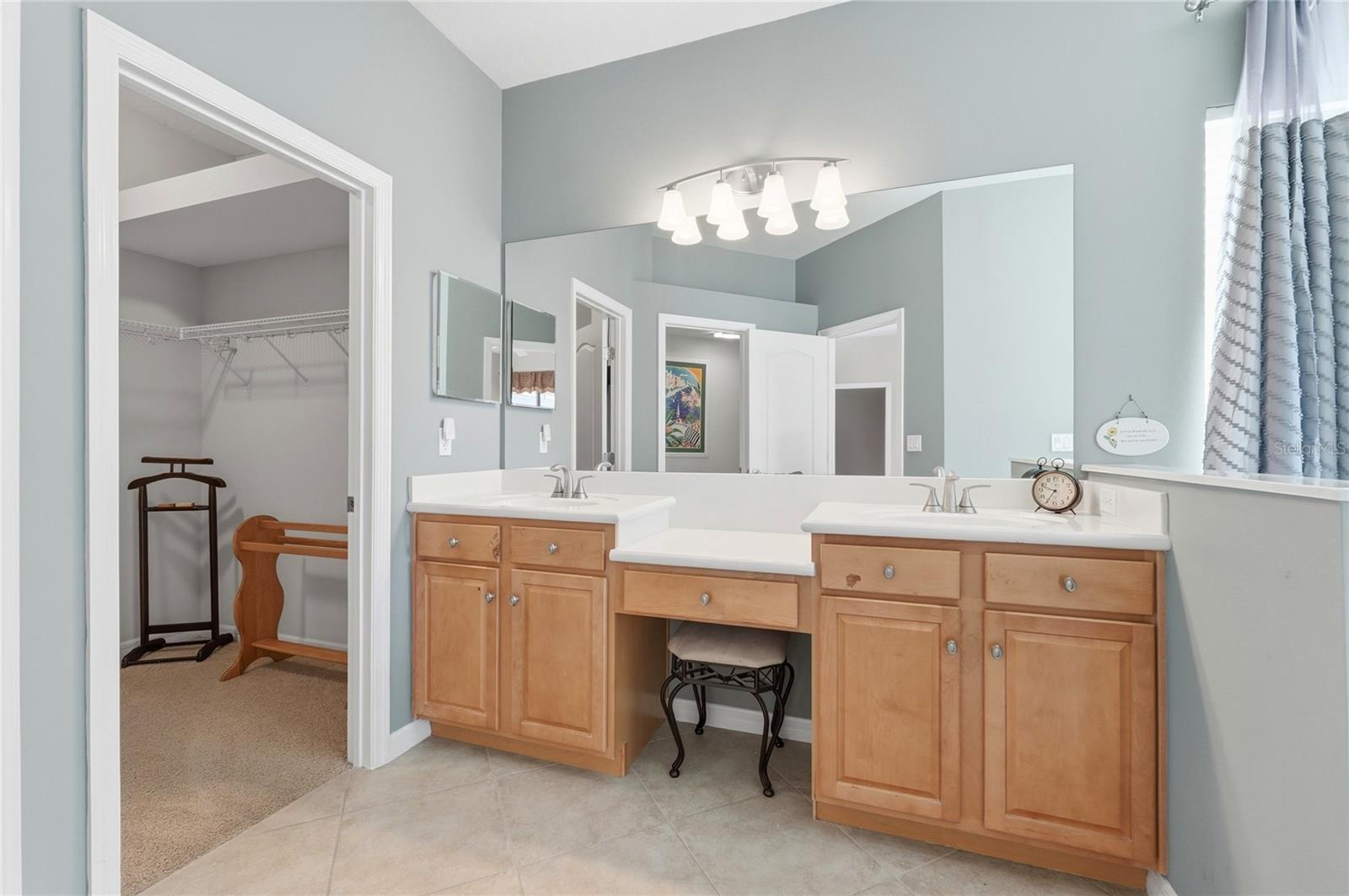 TRADITIONS PH 01 - Residential