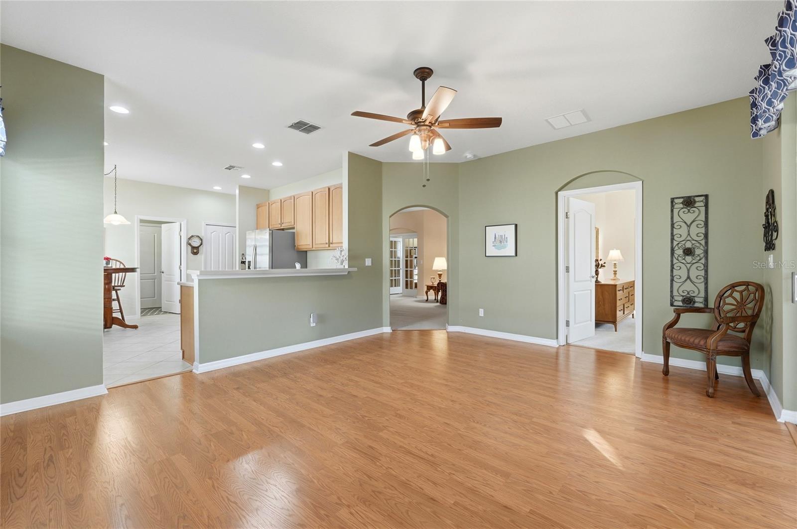 TRADITIONS PH 01 - Residential