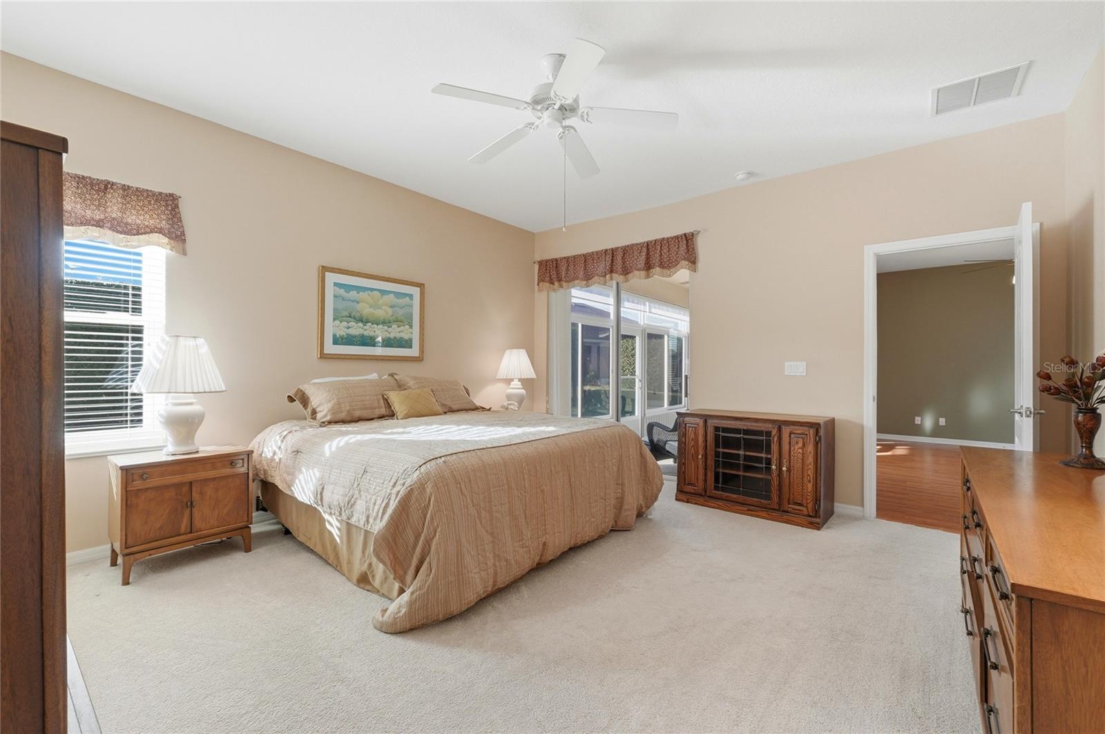 TRADITIONS PH 01 - Residential