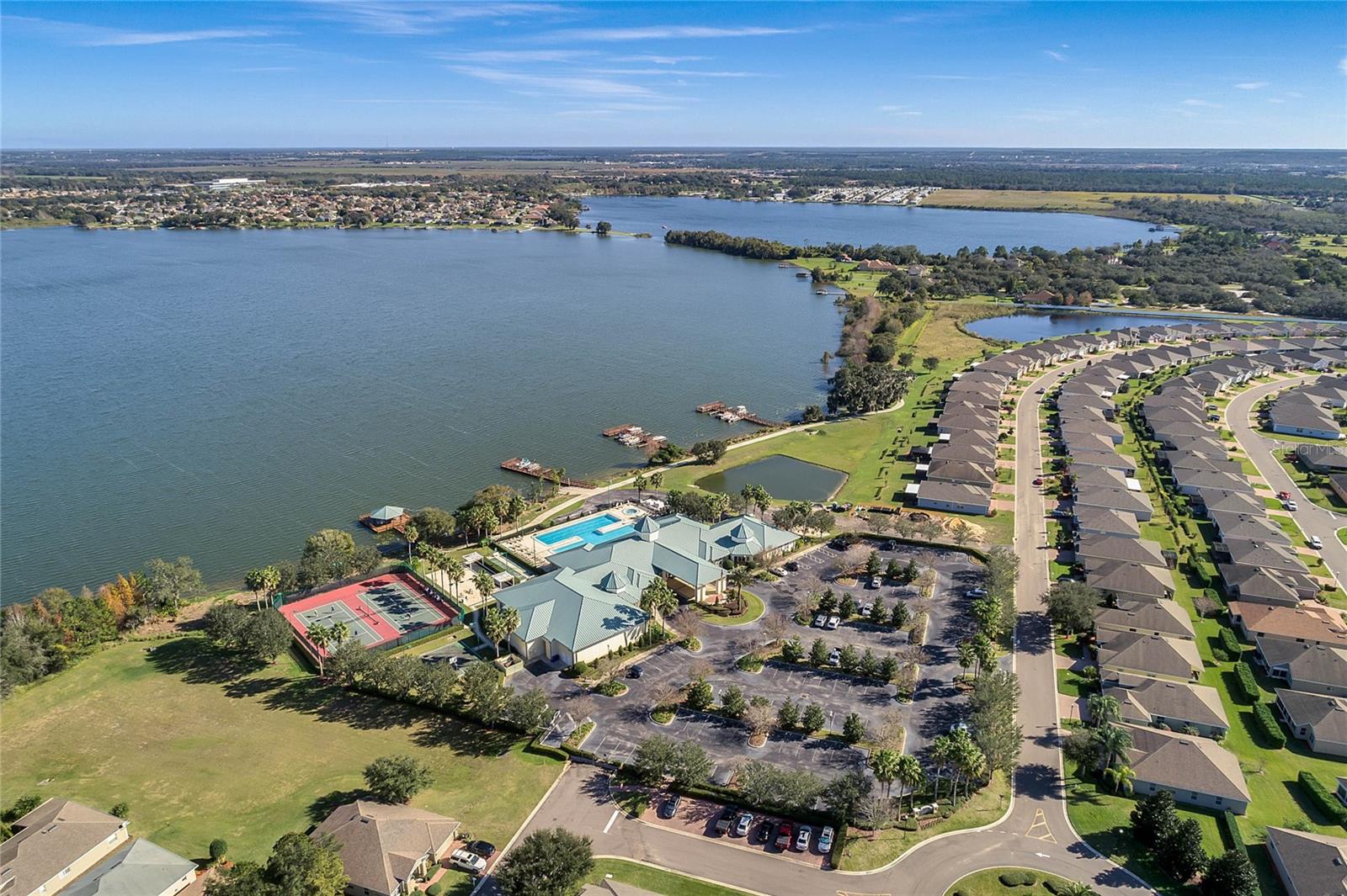 TRADITIONS PH 01 - Residential