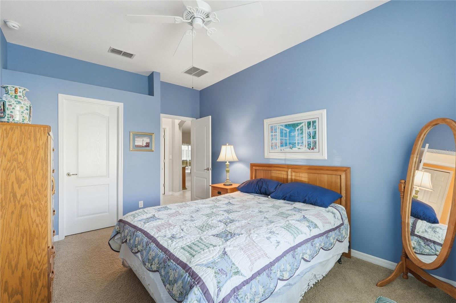 TRADITIONS PH 01 - Residential