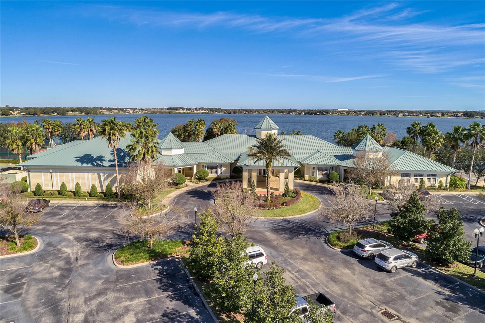 TRADITIONS PH 01 - Residential