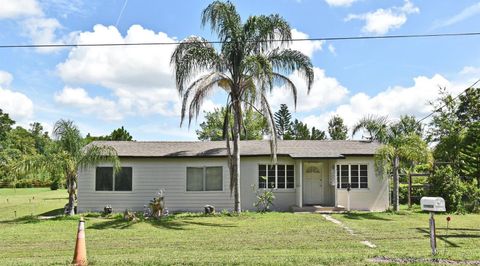 Photo of 1390 E Airport Boulevard, Sanford, FL 32773 (MLS # O6318628) Photo of 1390 E Airport Boulevard, Sanford, FL 32773 (MLS # O6318628)