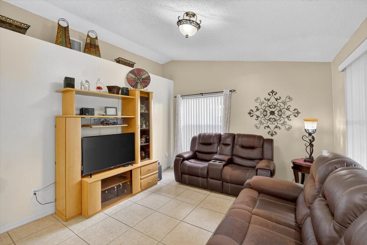 THE WILLOWS UNIT 3 - Residential