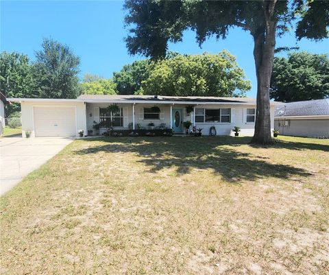 Photo of 550 E Thelma Street, Lake Alfred, FL 33850 (MLS # P4934980)