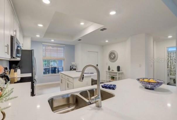 WELLEN PARK GOLF & COUNTRY CLUB - Residential Lease