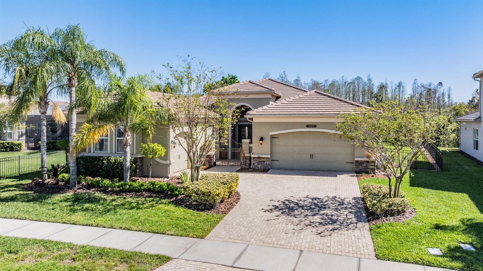 2468 COCO PALM CIRCLE