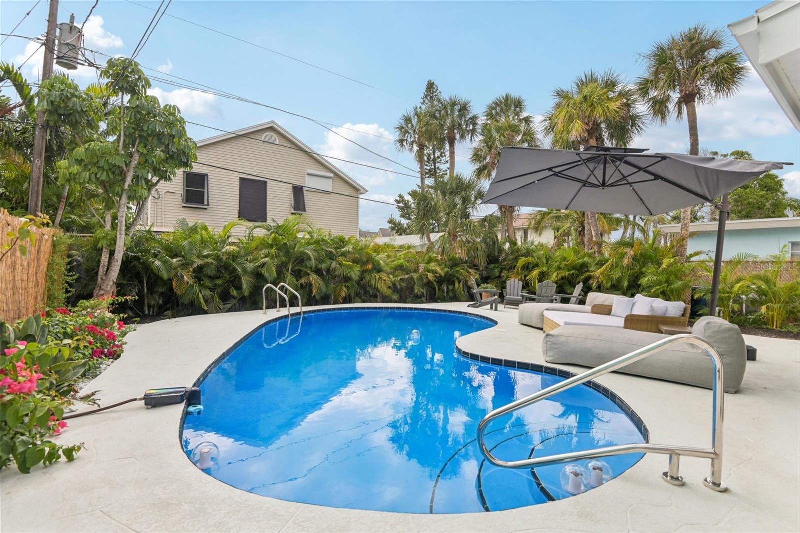 Casas a venda 2 - Jen Dantas 15506 1ST STREET E