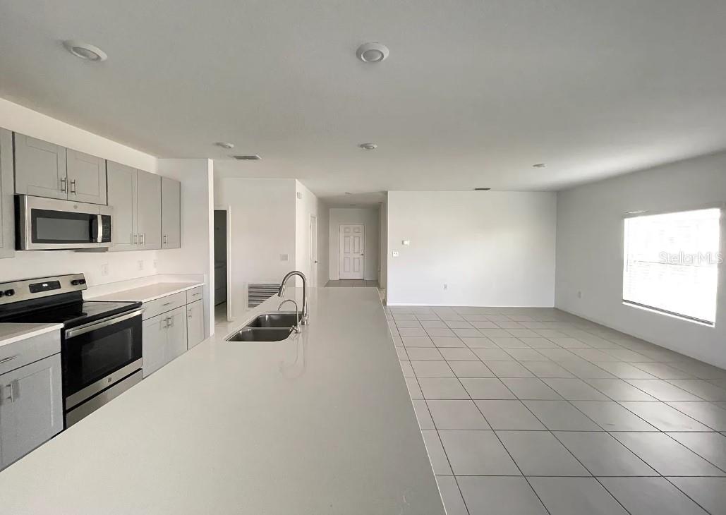 STEPPING STONE POD A PH 1 - Residential Lease