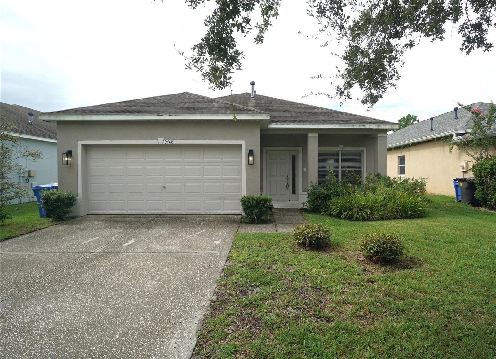 Beautiful and spacious 3-bedroom, 2-bathroom single-family home with 1,905 sq ft of living space located in the desirable gated community of Live Oak Preserve. This well-maintained home features an open-concept layout with wood laminate flooring, ceiling fans throughout, and a large backyard with stunning lake views. The kitchen is equipped with white wood cabinets, granite countertops, stainless steel appliances including a gas stove, built-in microwave, dishwasher, and refrigeratorperfect for any home chef. The master suite includes a walk-in closet, dual sinks, a private toilet room, and a walk-in shower, while the hall bathroom offers a full tub. Enjoy the convenience of an in-home laundry room with washer and dryer included, and a spacious 2-car garage. Lawn care is included in the rent, and small pets are welcome with approval. Ideally located near top-rated schools, Wiregrass Mall, Tampa Premium Outlets, USF, restaurants, and major roadways like I-75 and Bruce B. Downs Blvd. This home combines comfort, style, and conveniencedont miss your chance to live in one of Tampas most sought-after communities!
All Hoffman Realty residents are enrolled in the Resident Benefits Package which is an additional $49/month, payable with rent and includes utility concierge service making utility connection a breeze during your move-in, HVAC air filter delivered monthly (for applicable properties), our best-in-class resident rewards program, online maintenance portal, online rent payment portal, one late-fee waiver and much more!
If you decide to apply for one of our properties, there is an $99 per adult application fee that is non-refundable. Anyone aged 18 or above who will be residing at the property must apply. We will (1) check your credit report; (2) check for any past evictions; (3) verify your employment, if applicable; (4) personal income, assets, or assistance must be sufficient and verifiable; (5) verify your previous landlord references; and (6) perform criminal background screening; (7) be aware that some associations also have application fees. We encourage you not to apply if you have bad credit references or poor rental history.