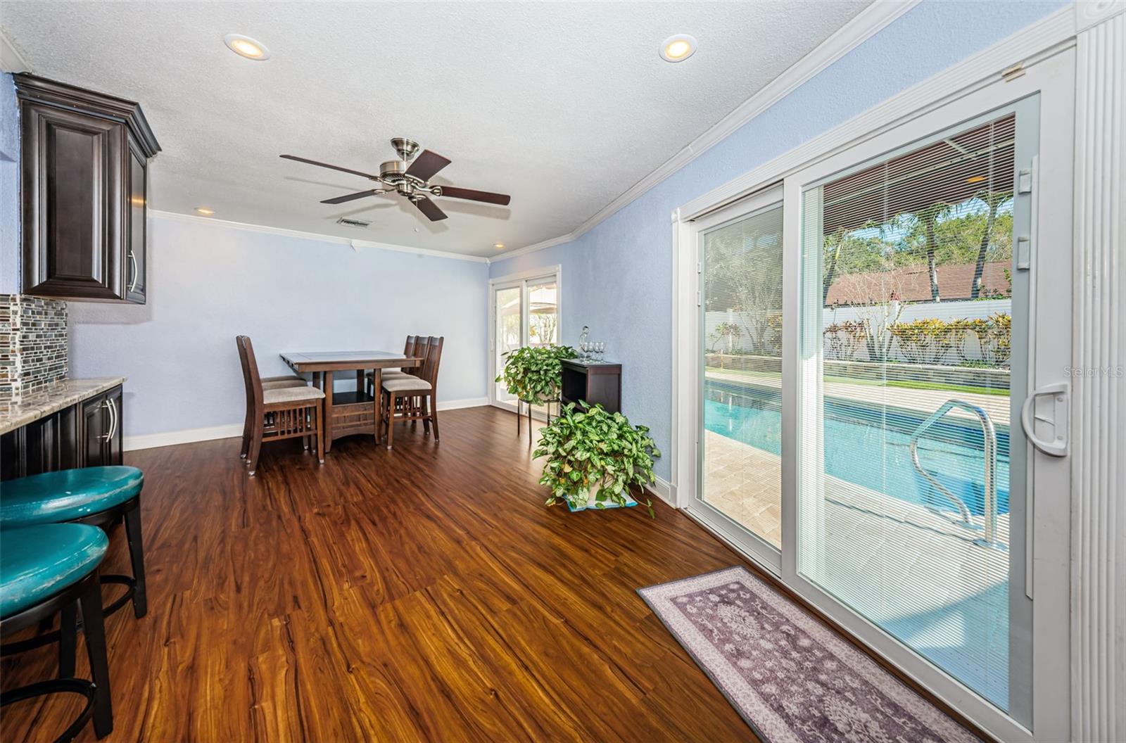 HAMMOCKS THE - Residential