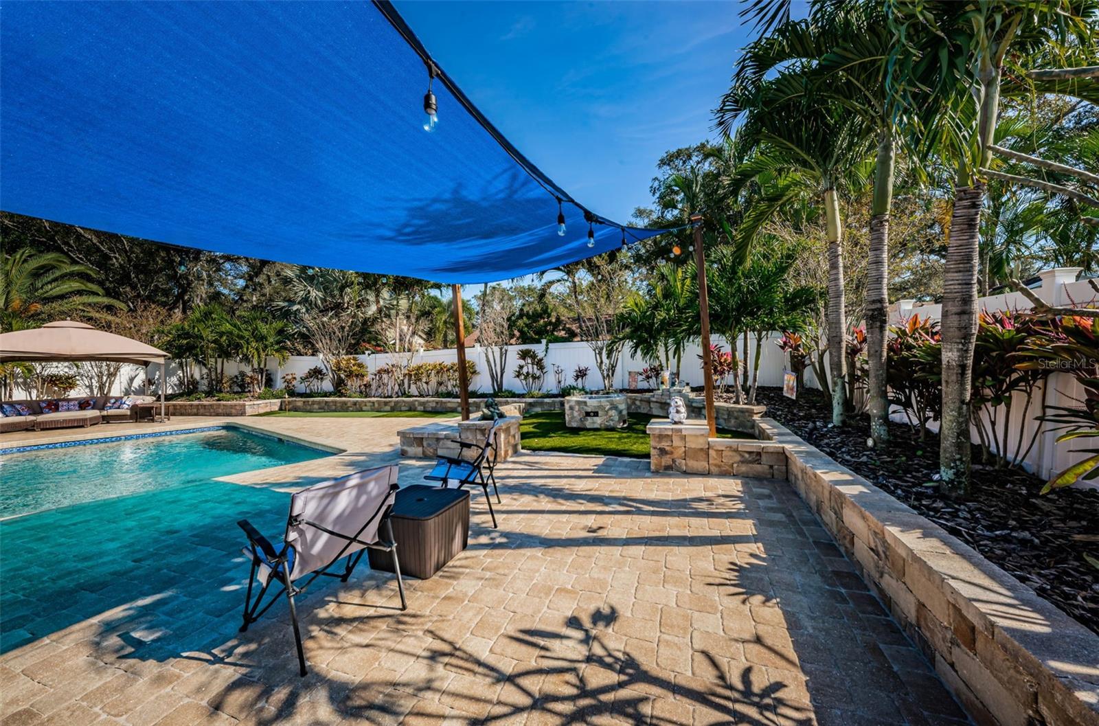 HAMMOCKS THE - Residential